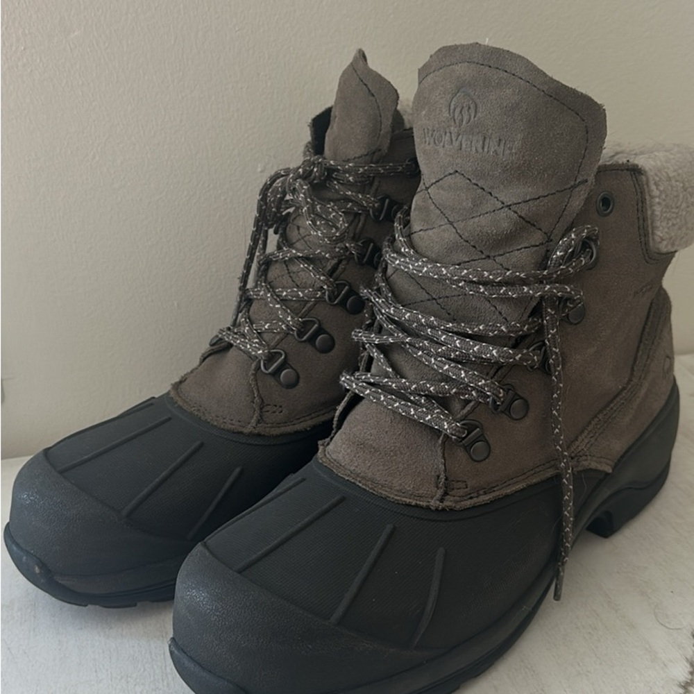 3M Thinsulate Insulated Black and Gray Winter Boots